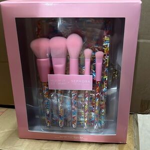 Sephora X Museum Of Ice Cream Brush Set With Sprinkle Clutch Case